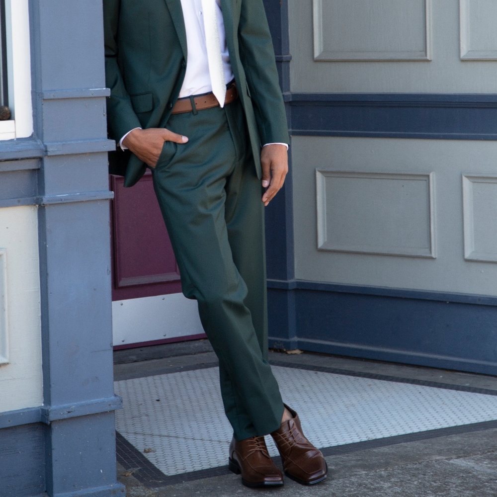 Suit - Picture 3 of 4